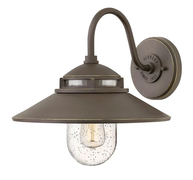 hinkley-atwell-small-wall-mount-outdoor-barn-light-aluminum-clear-seedy-glass-go image 1