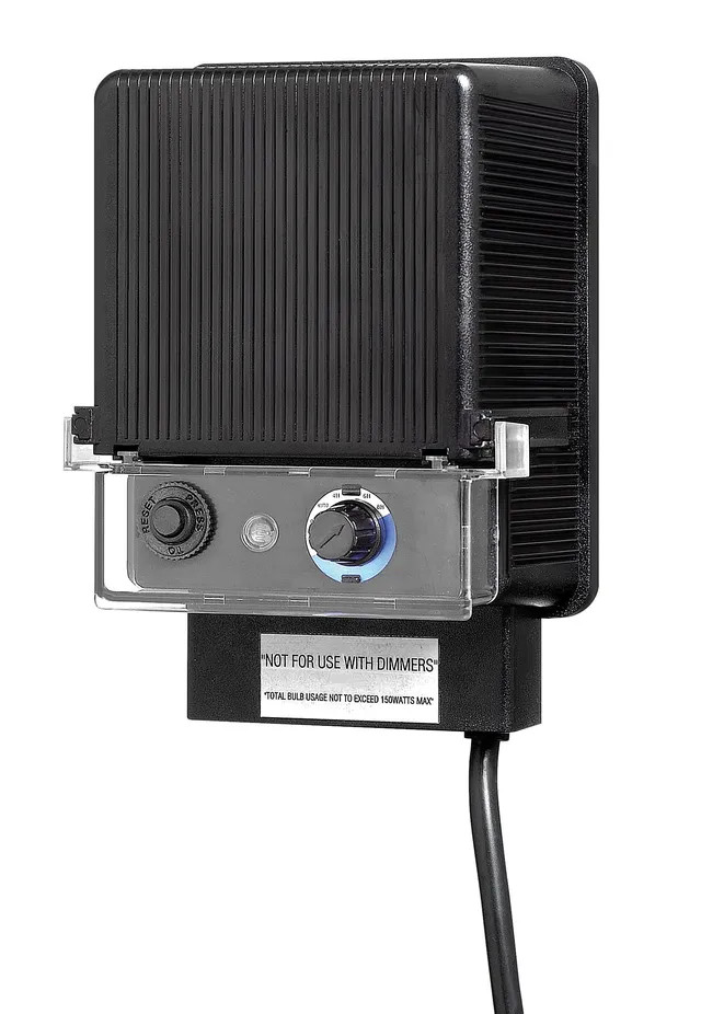 hinkley-standard-landscape-transformer-150w-12v-tap-automatic-timer-photocell-bl image 1