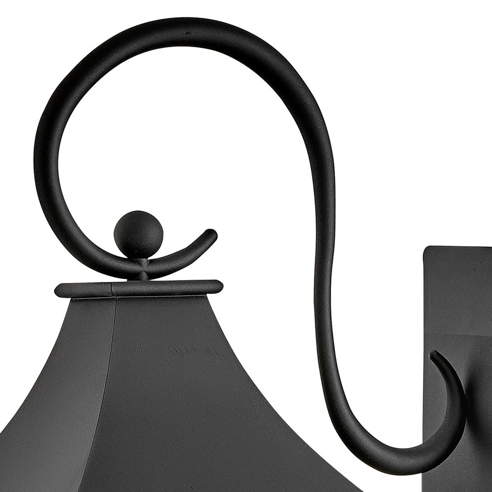 hinkley-chapel-hill-three-light-wall-mount-outdoor-lantern-traditional-aluminum- image 5