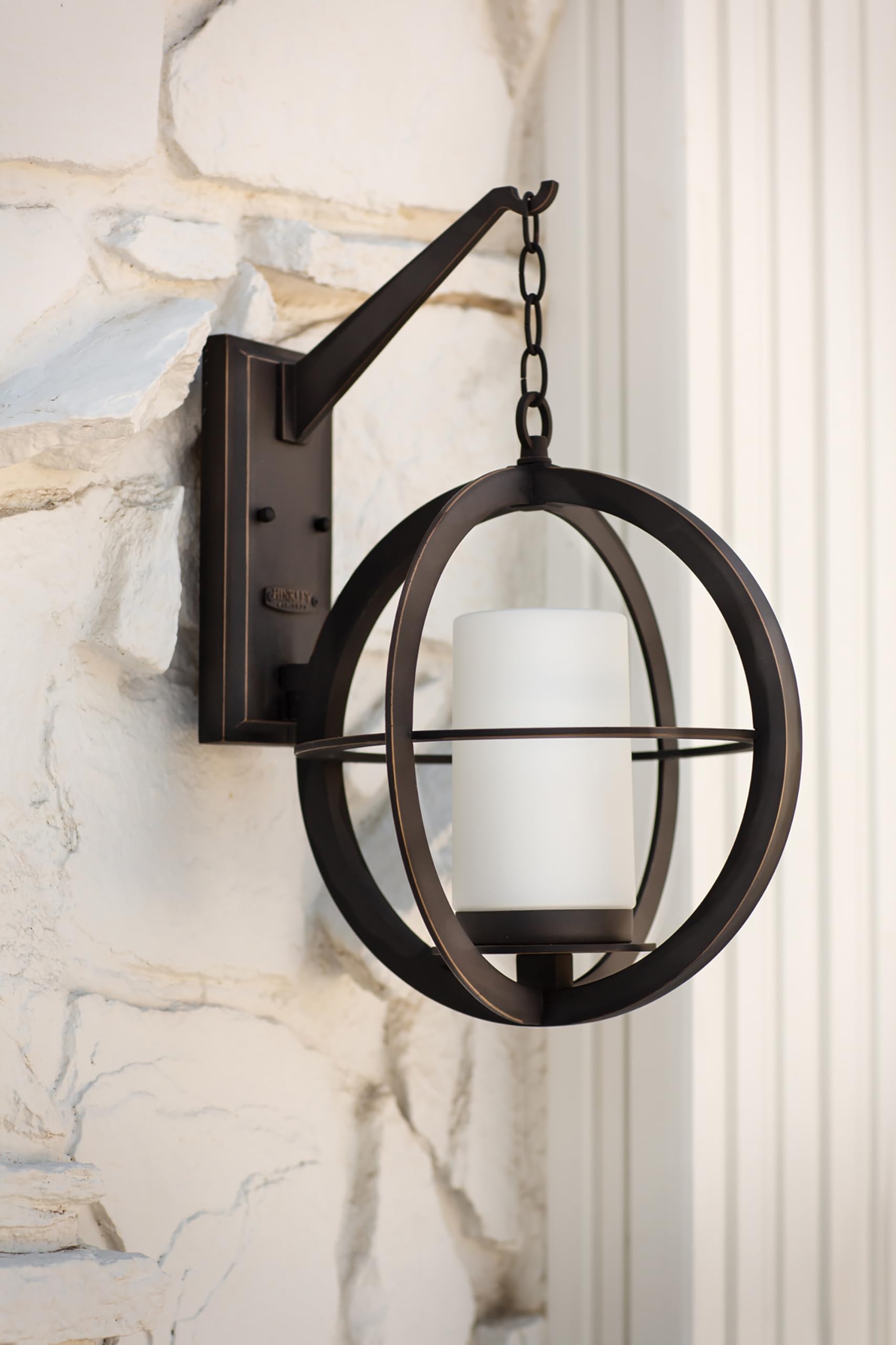 hinkley-compass-collection-1-light-outdoor-large-wall-mount-oil-rubbed-bronze-et image 3