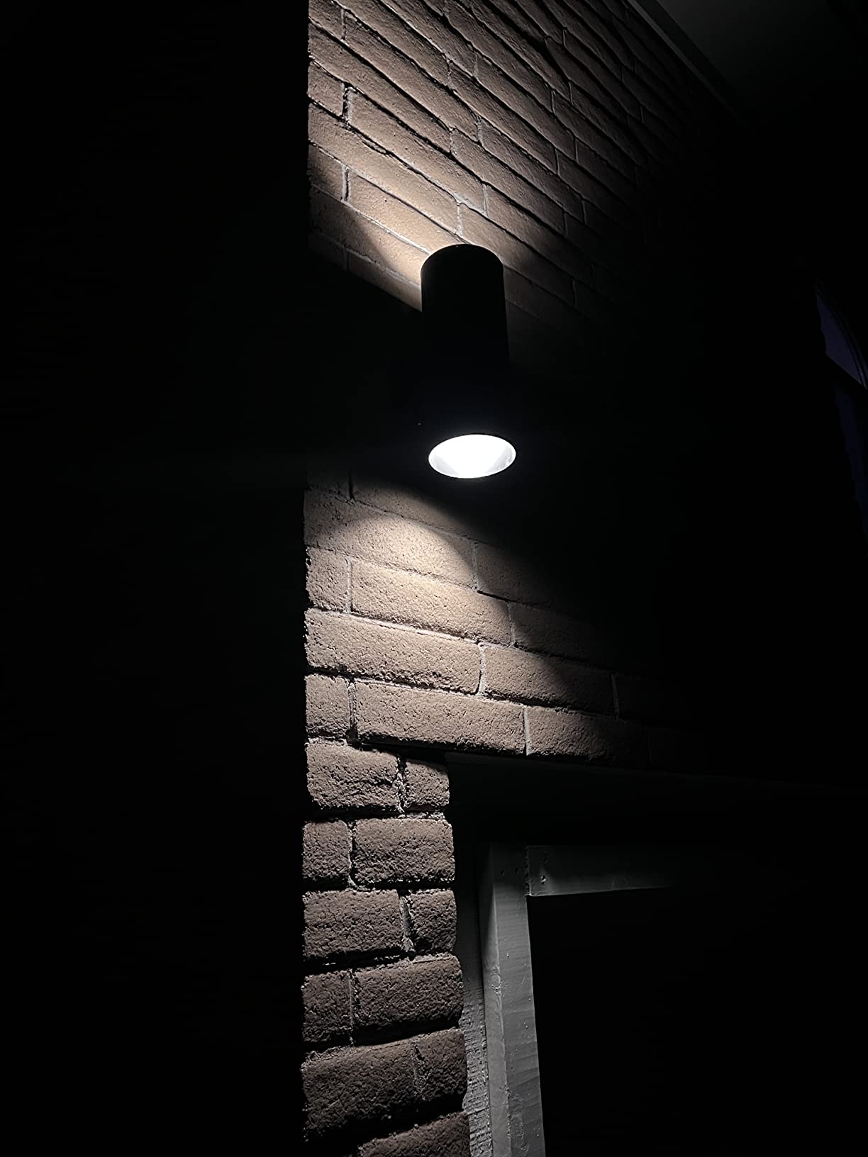 Good sconce, but screws were soft