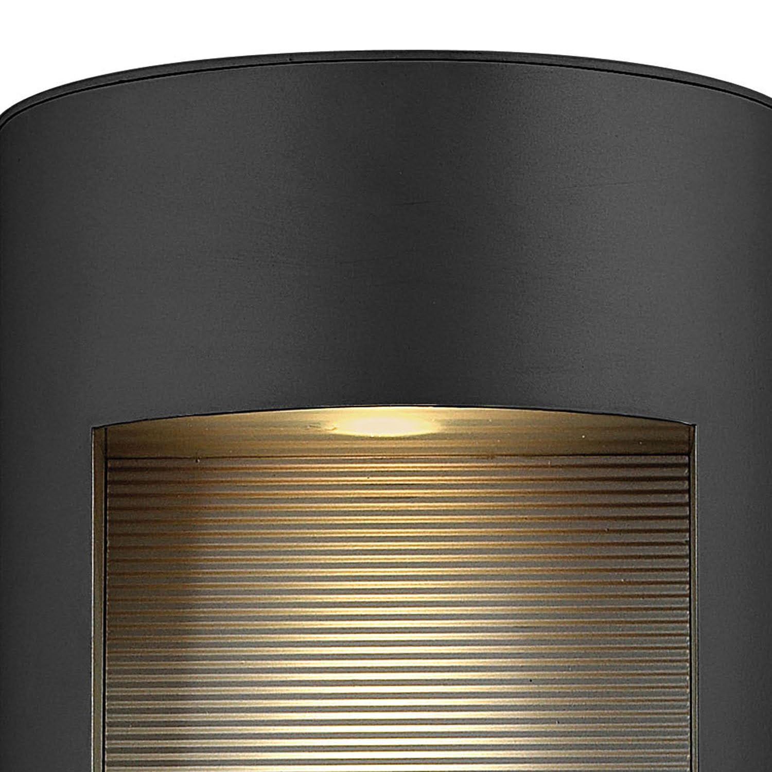 hinkley-luna-large-wall-mount-outdoor-lantern-aluminum-etched-glass-lens-ada-dar image 3