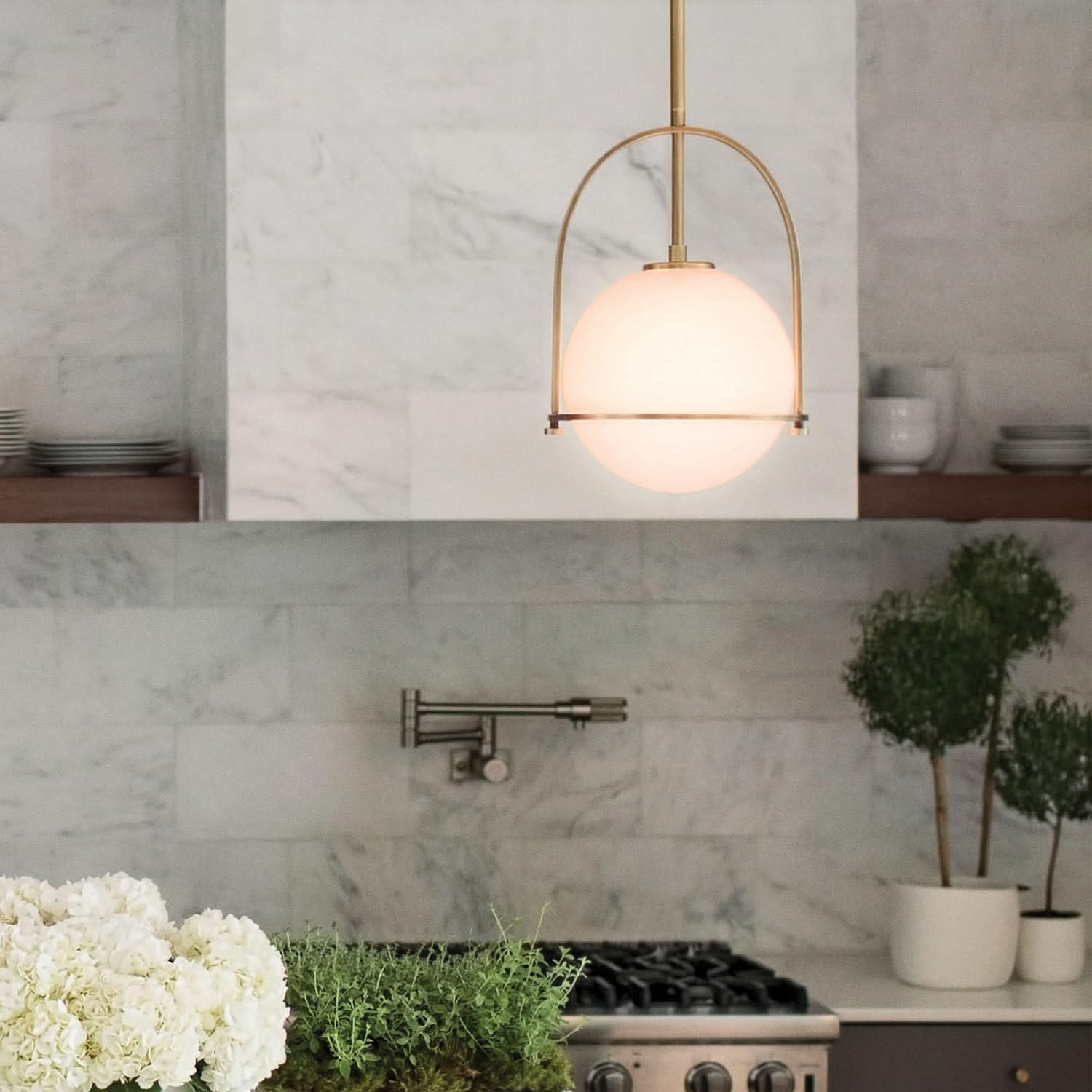 hinkley-somerset-small-pendant-light-with-etched-opal-glass-globe-in-heritage-br image 2