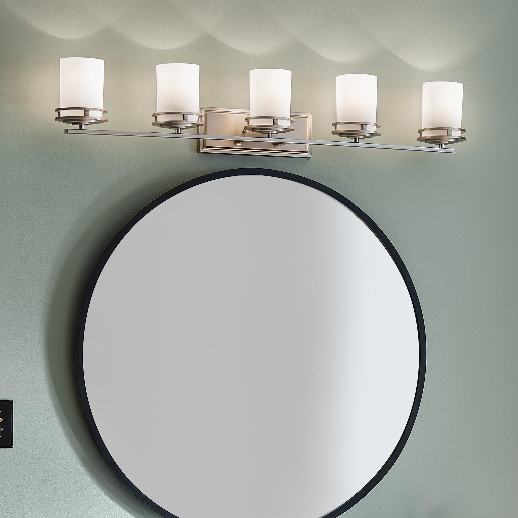 kichler-hendrik-5-light-vanity-light-brushed-nickel-5085ni-modern-bathroom-light image 3