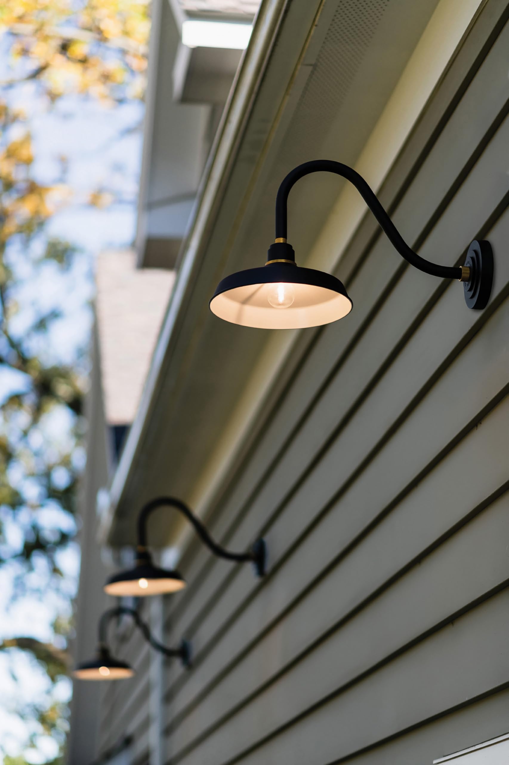 hinkley-foundry-classic-medium-gooseneck-barn-light-aluminum-dark-sky-compliant- image 2