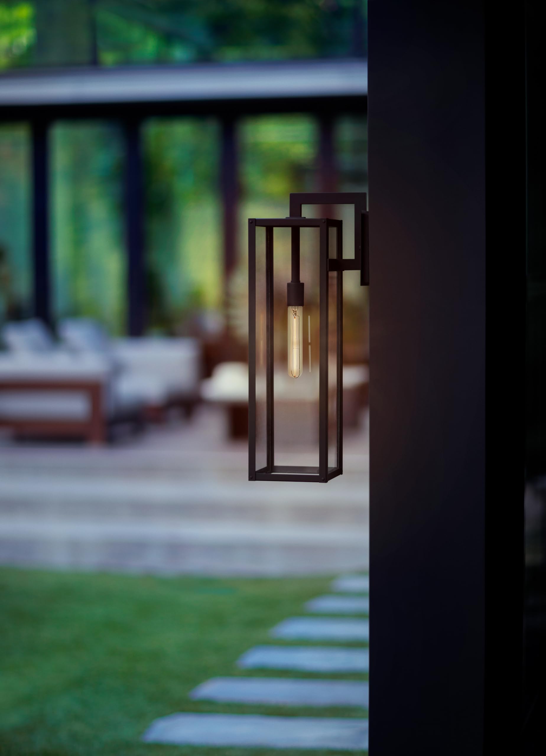 hinkley-max-single-light-wall-mount-outdoor-lantern-estate-series-transitional-s image 2