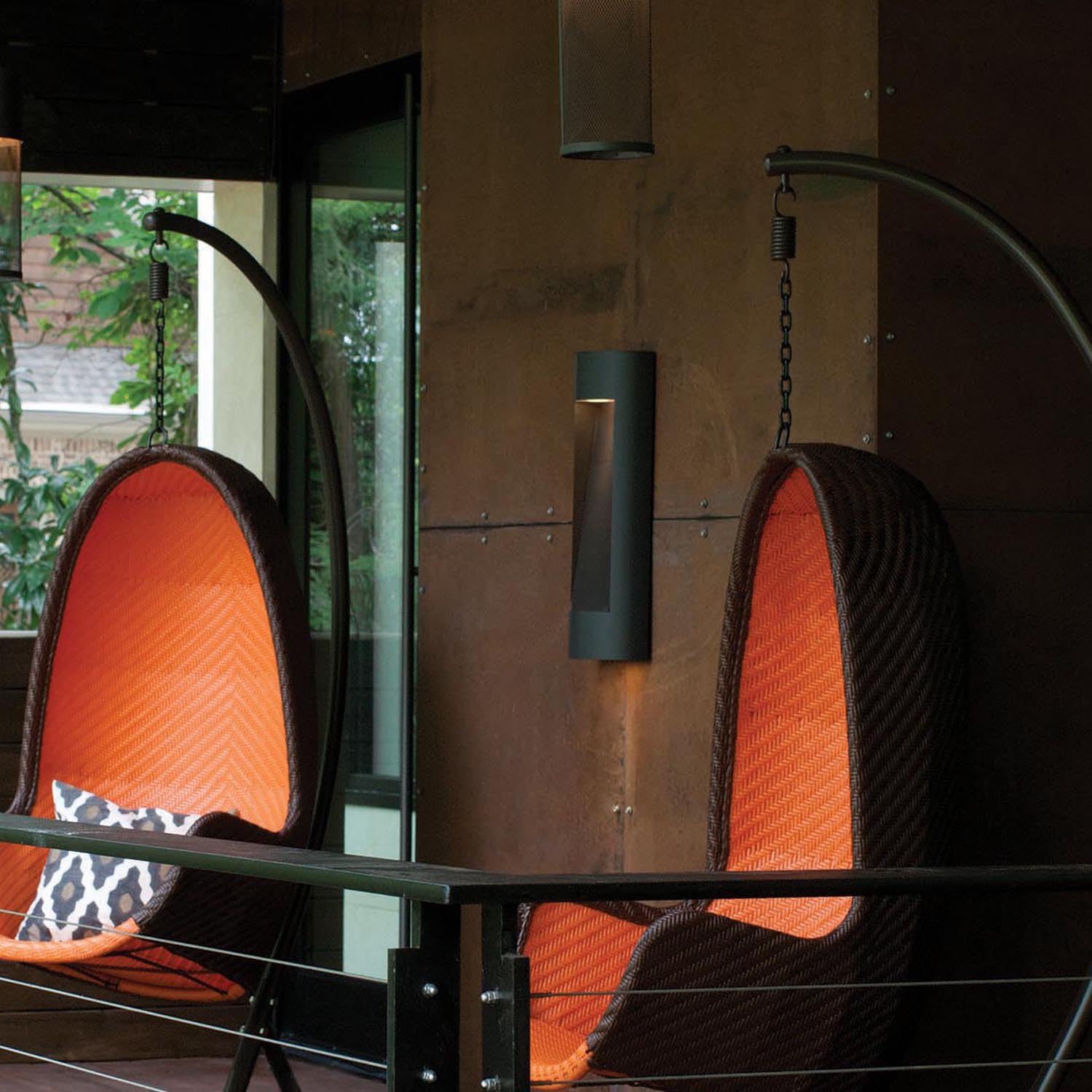 hinkley-luna-large-wall-mount-outdoor-lantern-with-integrated-led-bronze-finish image 5