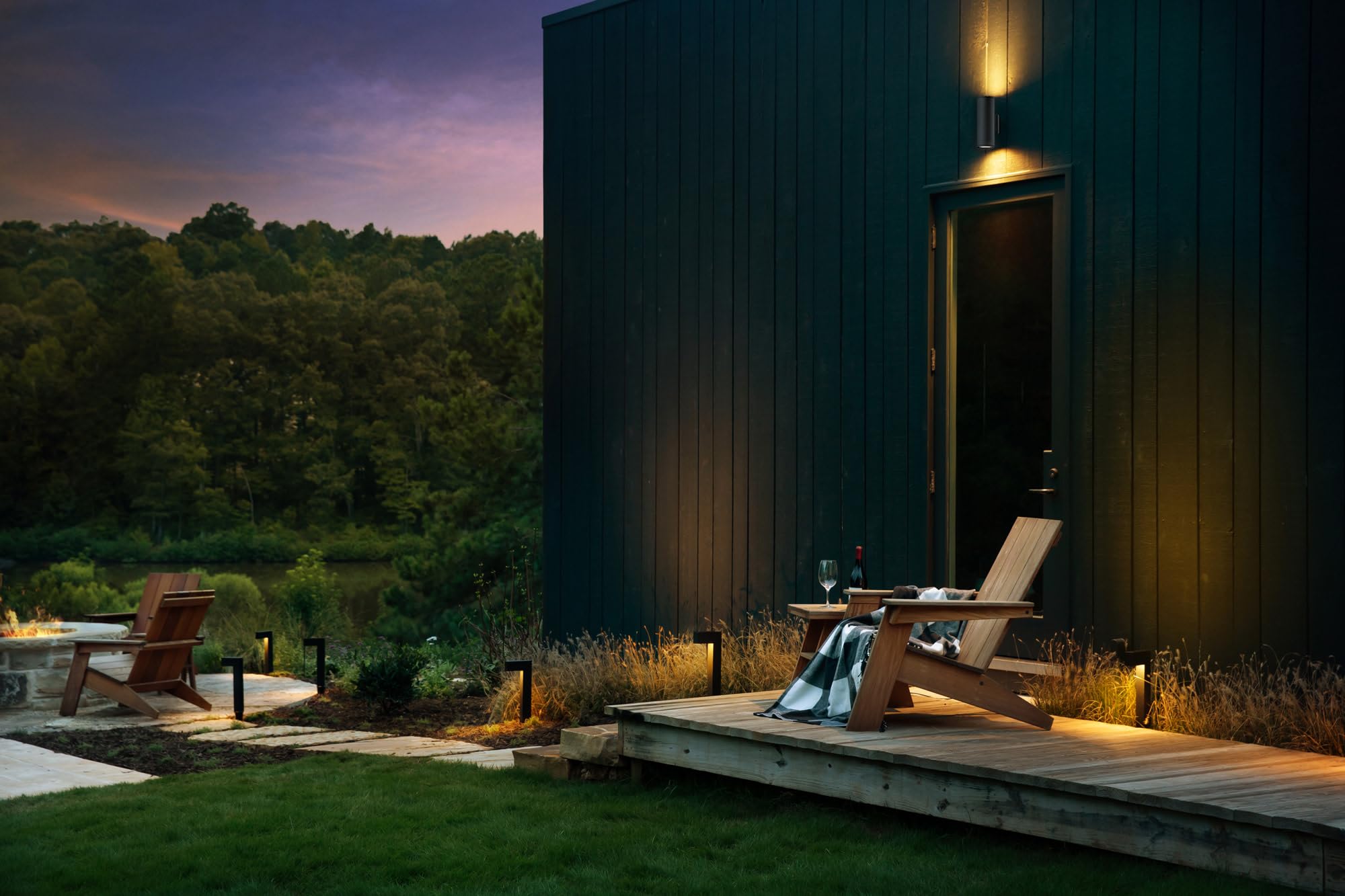 hinkley-silo-small-outdoor-integrated-led-up-down-wall-lantern-rust-and-corrosio image 4