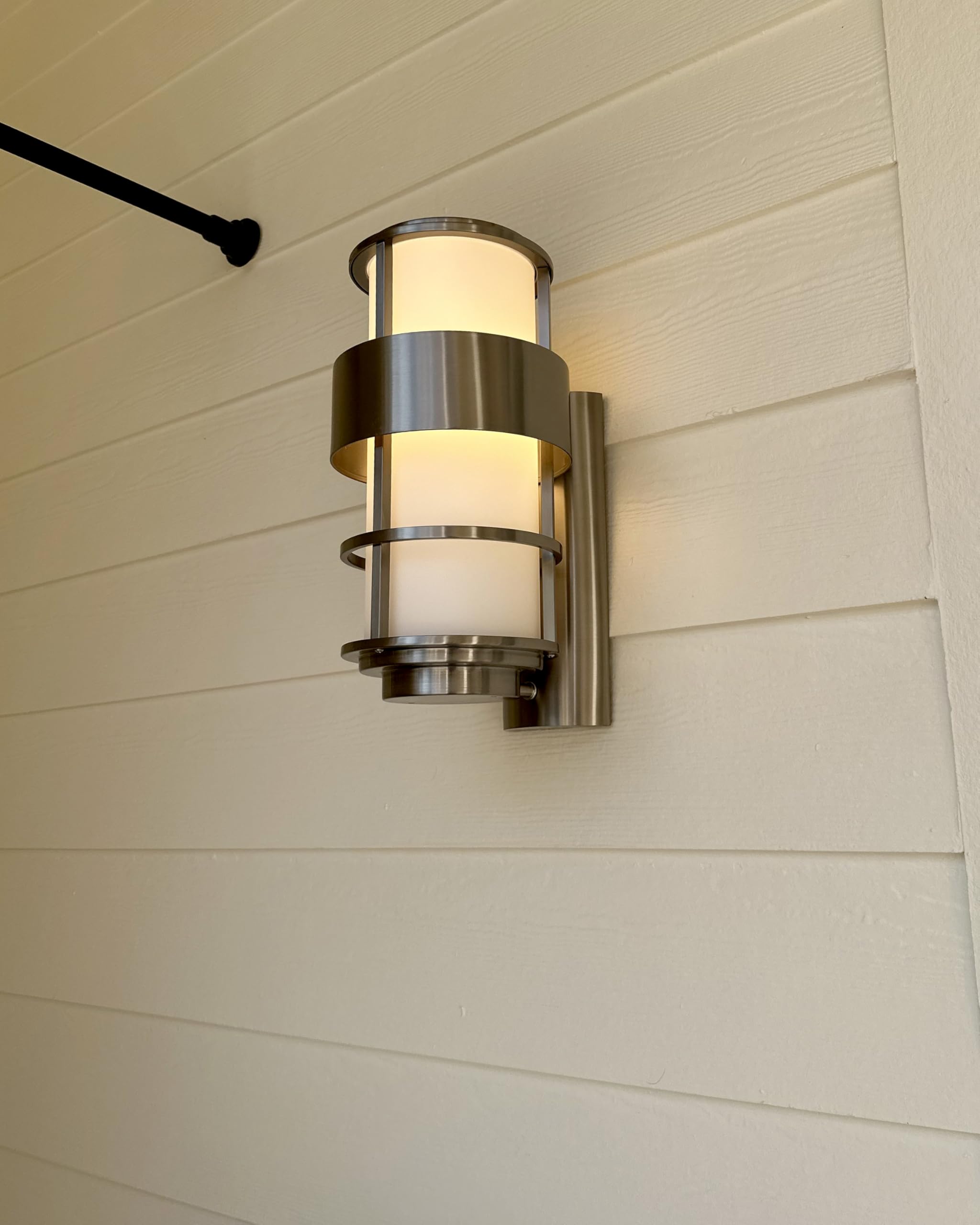 hinkley-saturn-20-25-outdoor-wall-mount-lantern-stainless-steel-modern-etched-op image 5