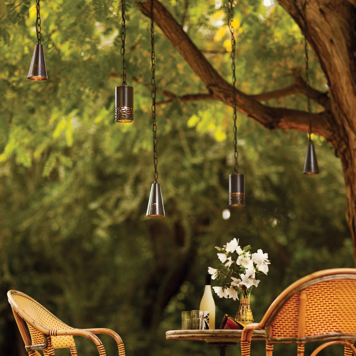 hinkley-calder-12v-led-twinkle-light-bronze-finish-transitional-outdoor-fixture image 2