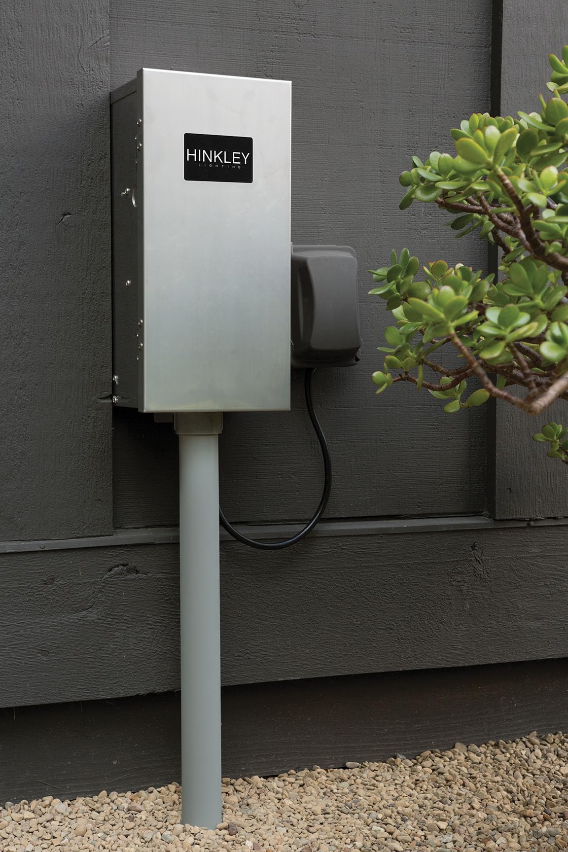 hinkley-0600ss-600-watt-landscape-transformer-stainless-steel-120v-ac-to-12v-ac- image 2