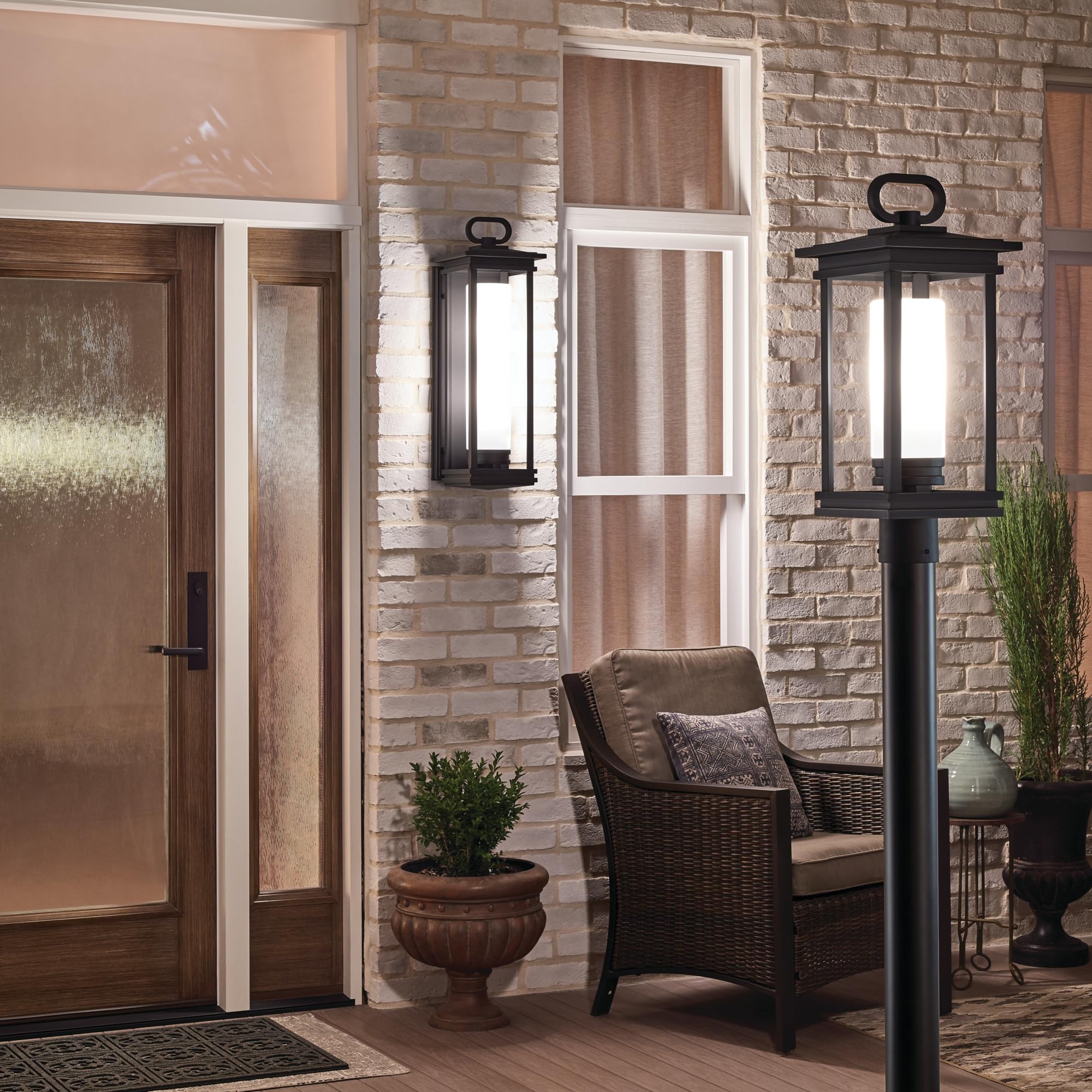 kichler-south-hope-outdoor-post-light-rubbed-bronze-with-satin-etched-opal-glass image 4
