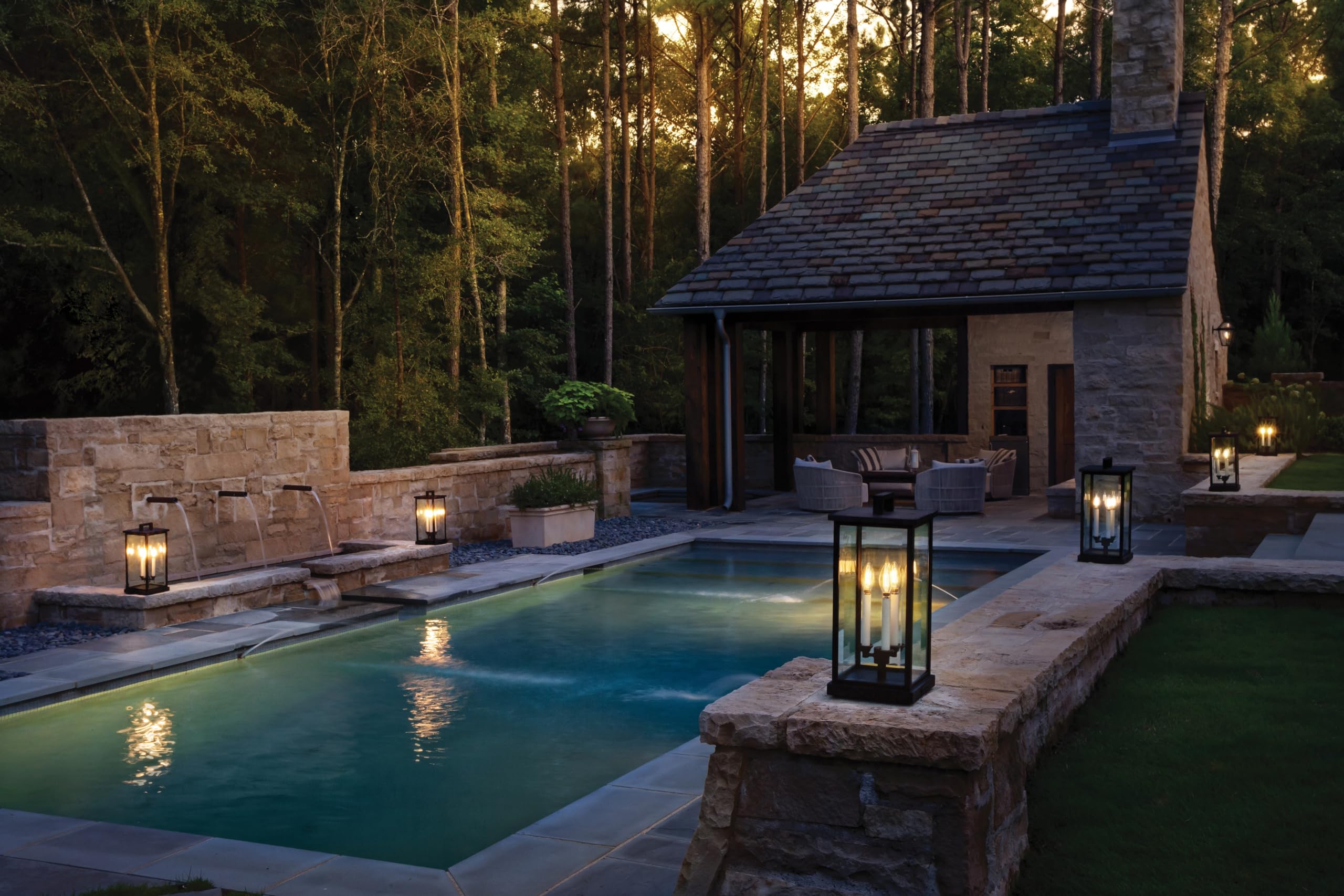 hinkley-weymouth-medium-outdoor-wall-mount-lantern-traditional-federal-style-alu image 5