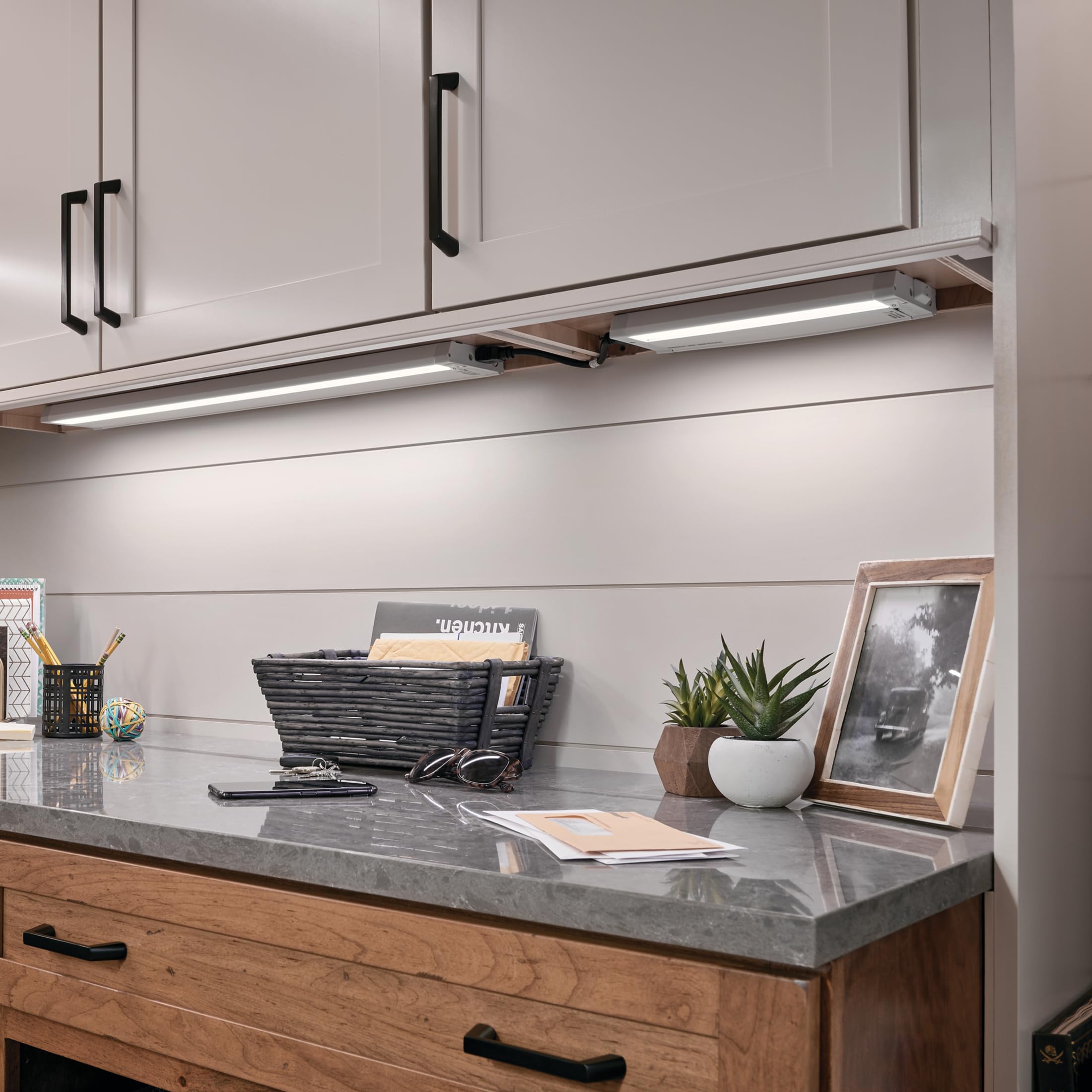kichler-4u-series-30-led-under-cabinet-light-white-3000k-hardwired-linkable-task image 6