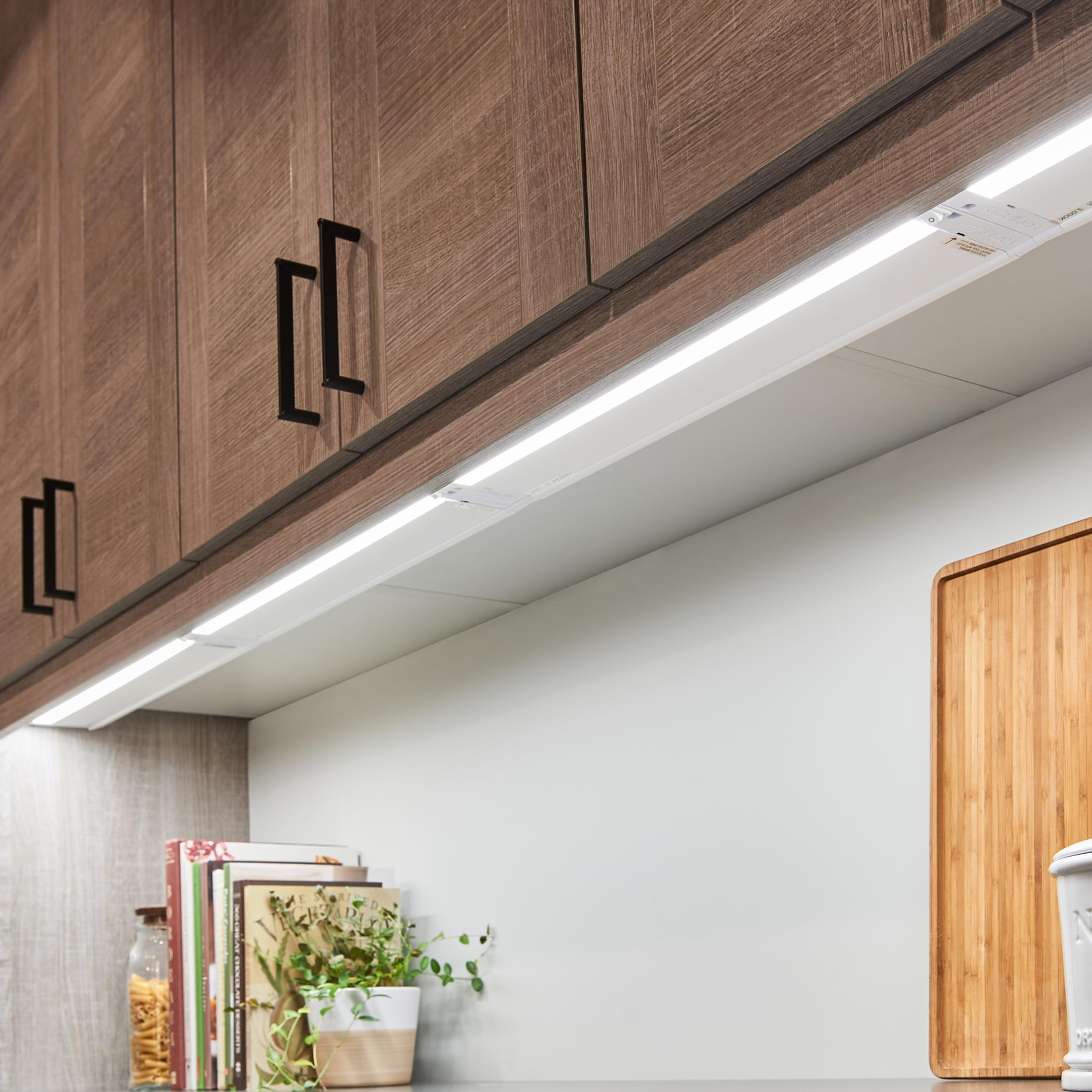 kichler-4u-series-30-led-under-cabinet-light-white-3000k-hardwired-linkable-task image 8