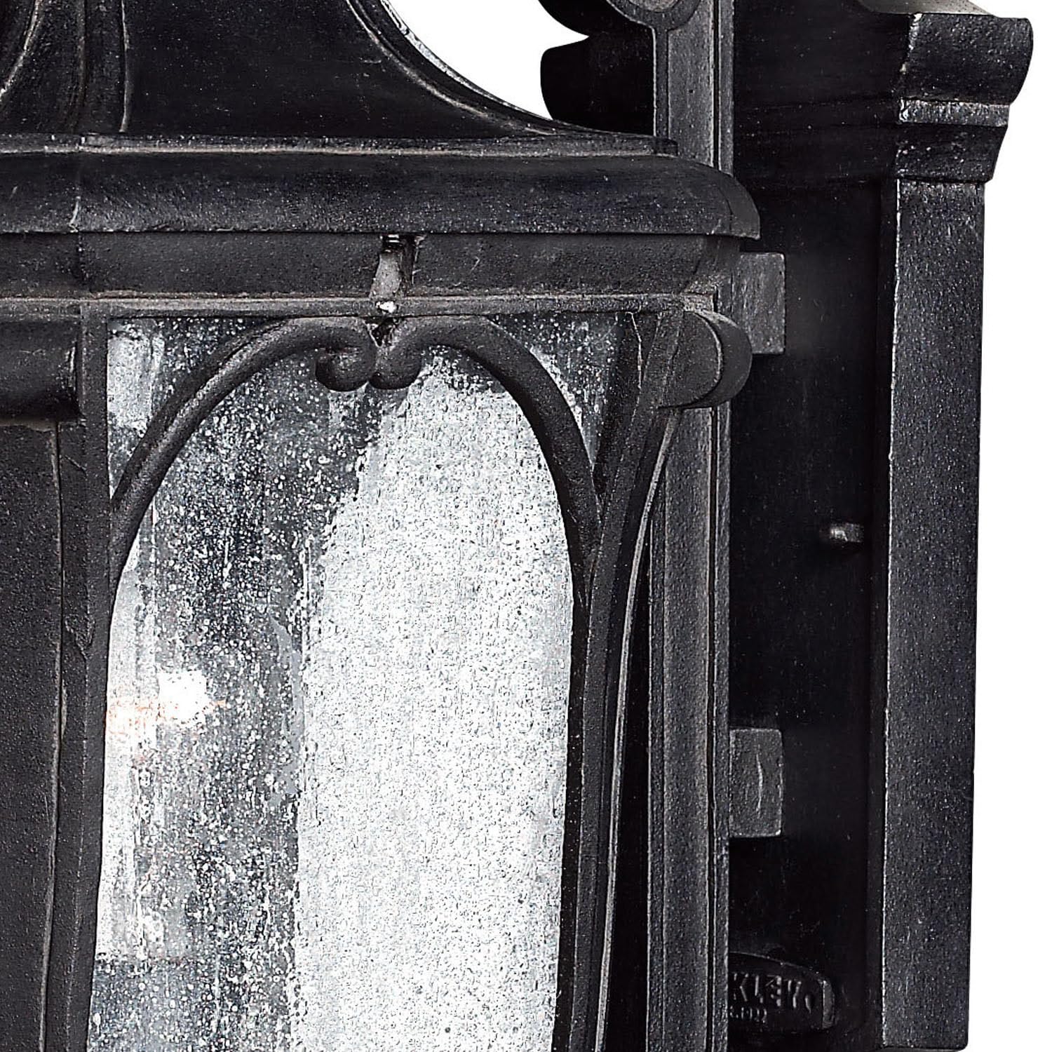 hinkley-trafalgar-traditional-one-light-small-outdoor-wall-mount-in-museum-black image 3