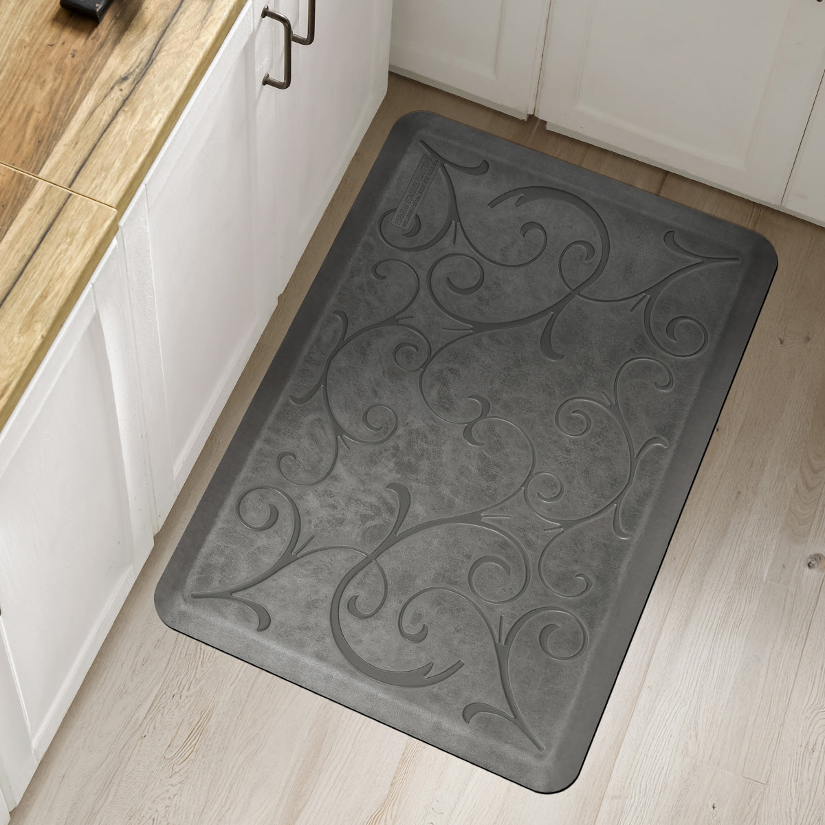 wellnessmats-bella-3-x-2-silver-leaf-anti-fatigue-mat-designer-cushioned-comfort image 3
