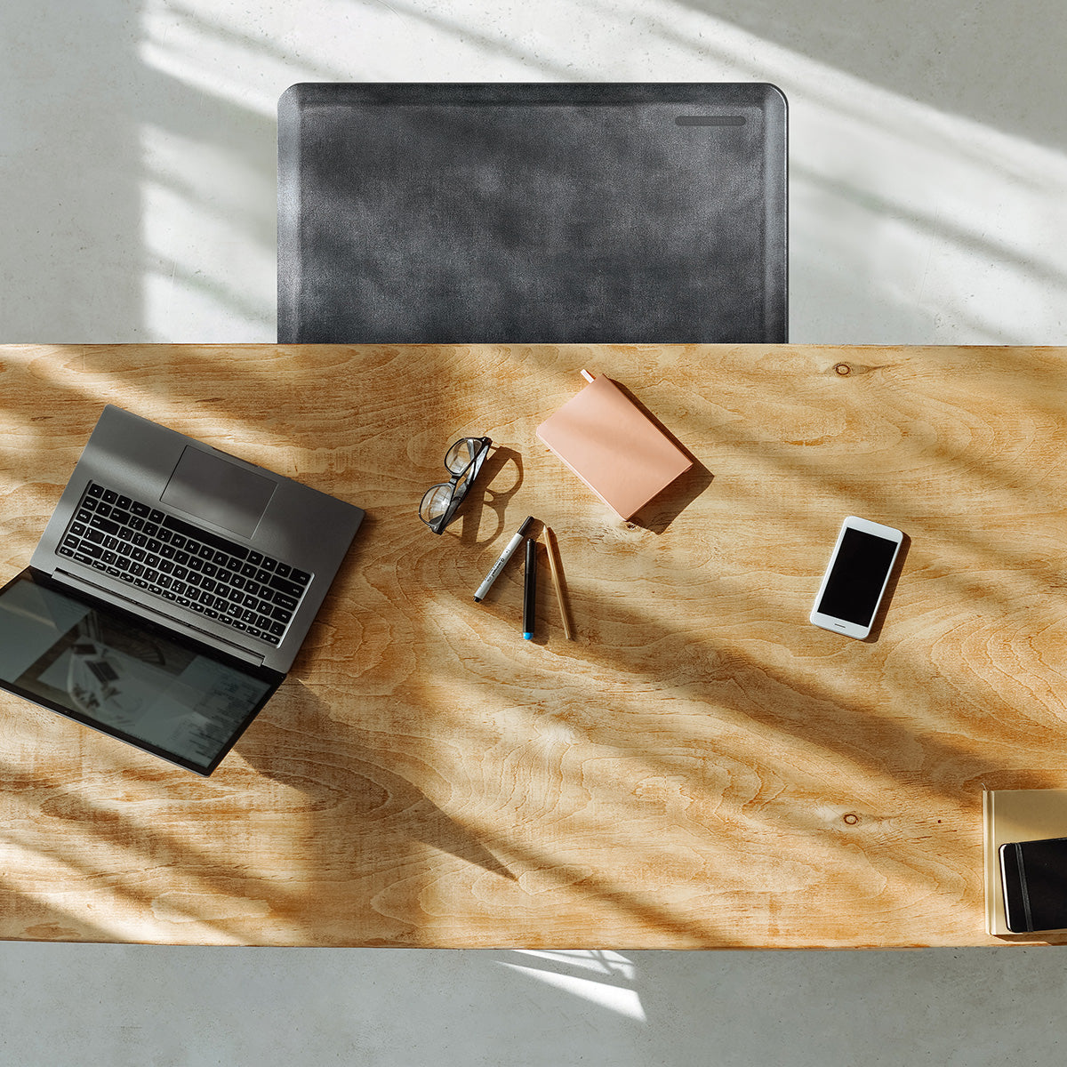 wellnessmats-linen-collection-anti-fatigue-mat-3-x-2-onyx image 3